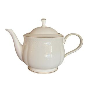 Lenox “Hannah Gold” China Teapot w/ Lid | 24K Gold Trim | Elegant Serveware